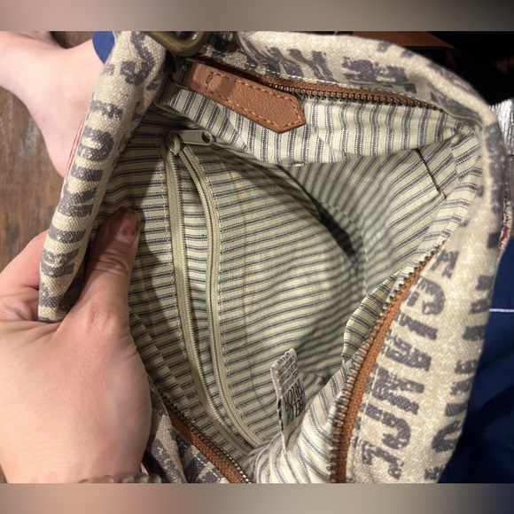 Bella Taylor Americana Crossbody Bag - Picture 6 of 7